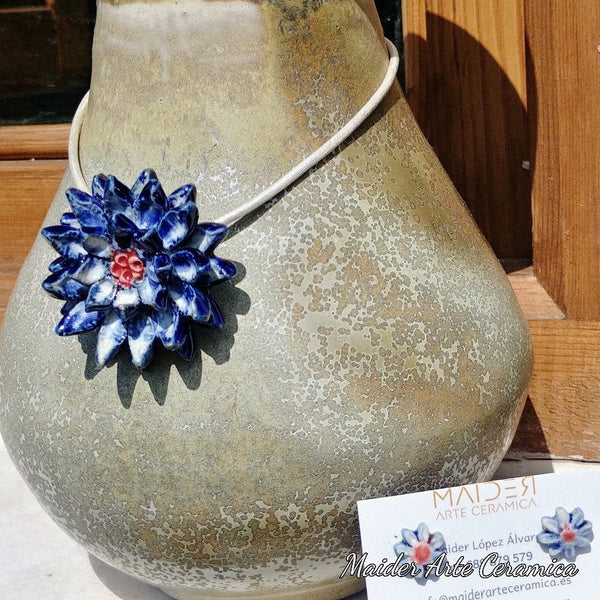 Conjunto Colgante y pendientes Flor de Cobalto